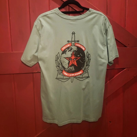 Obey T-shirt - Picture 2 of 4
